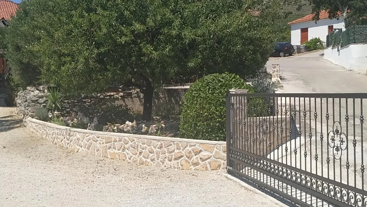 Apartment Nives Trogir 0*,  Croatie