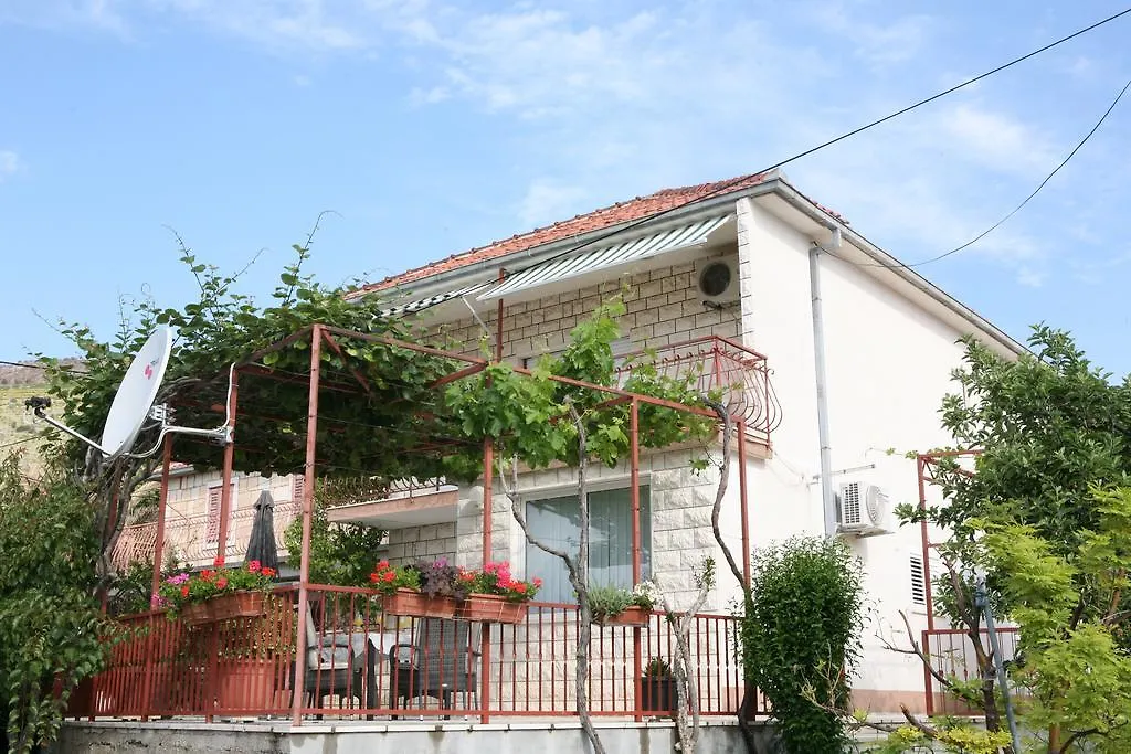 Apartment Nives Trogir