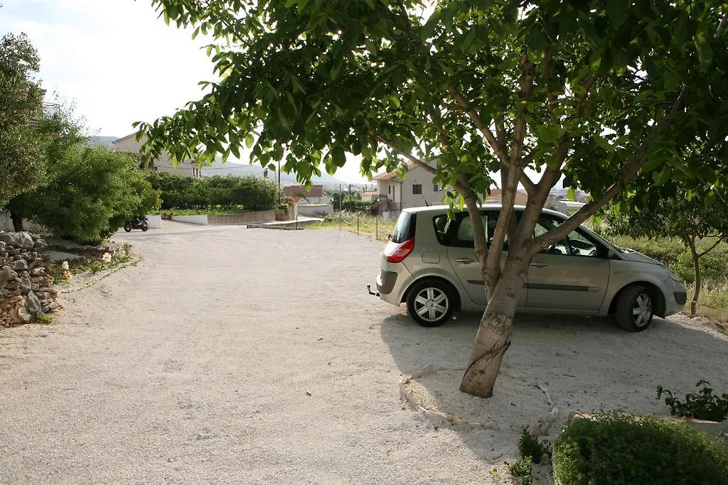 Apartment Nives Trogir