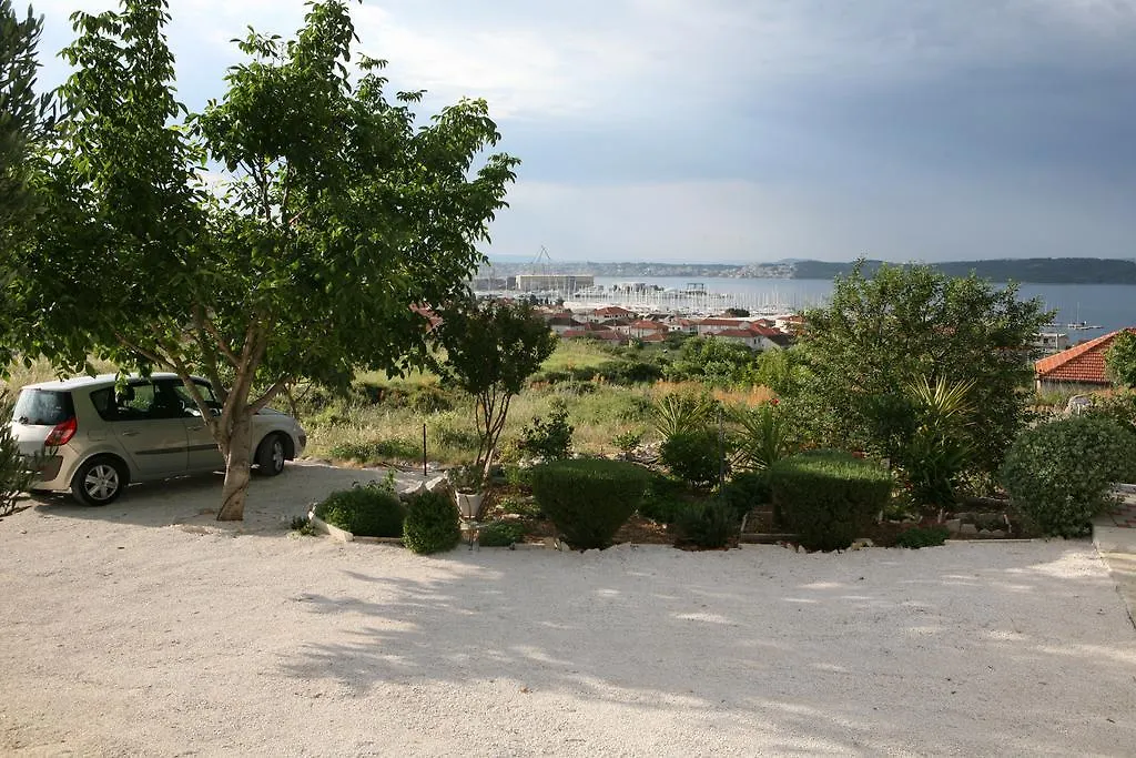 Apartment Nives Trogir