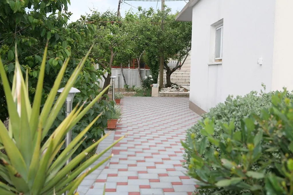 Apartment Nives Trogir
