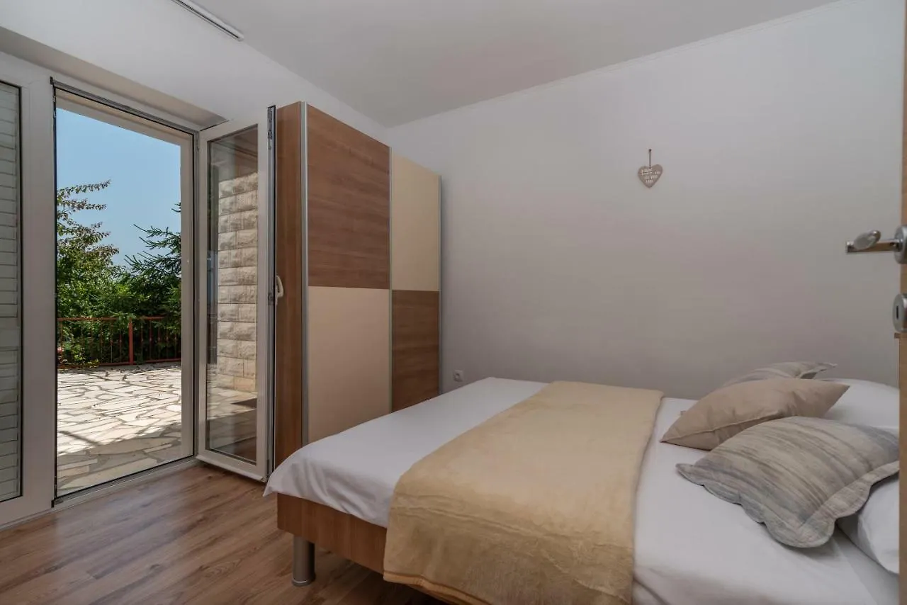 Apartment Nives Trogir
